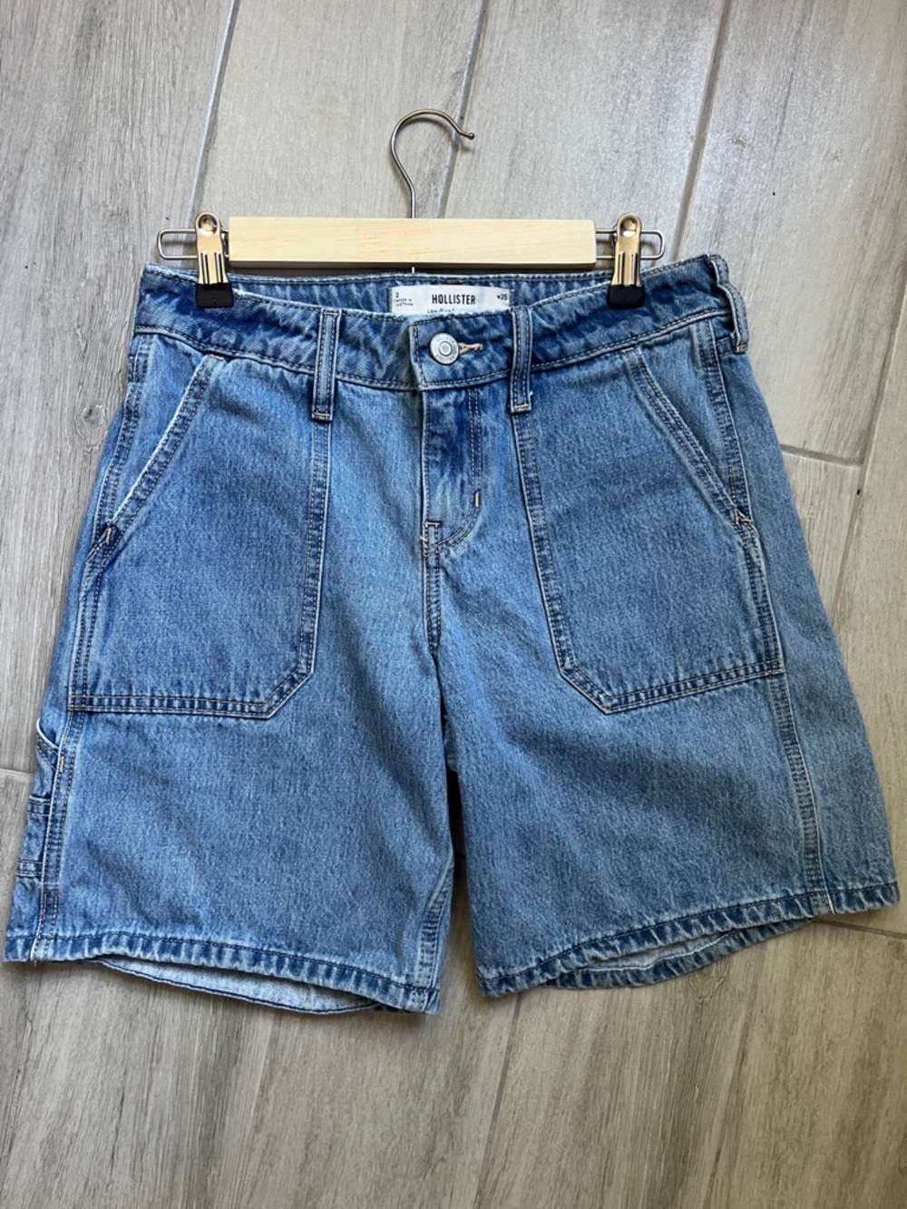 Hollister Baggy Cargo Lo-Rise Denim Carpenter-Style Shorts